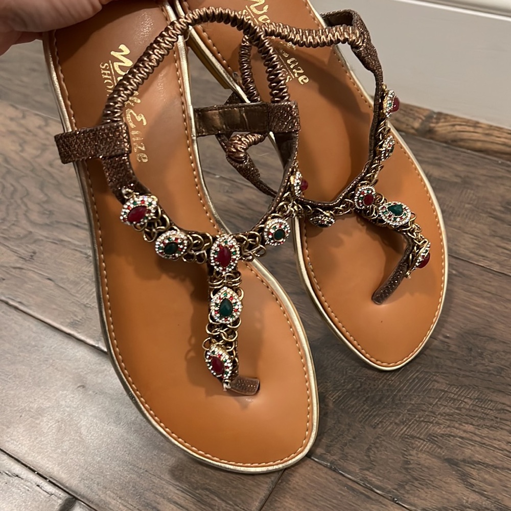 Bejeweled sandals super comfortable - Picture 3 of 5